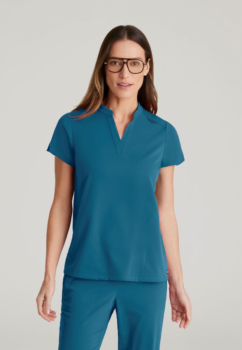 Grey's Anatomy Avery 2 Pocket Banded Collar Top | Bahama / Caribbean