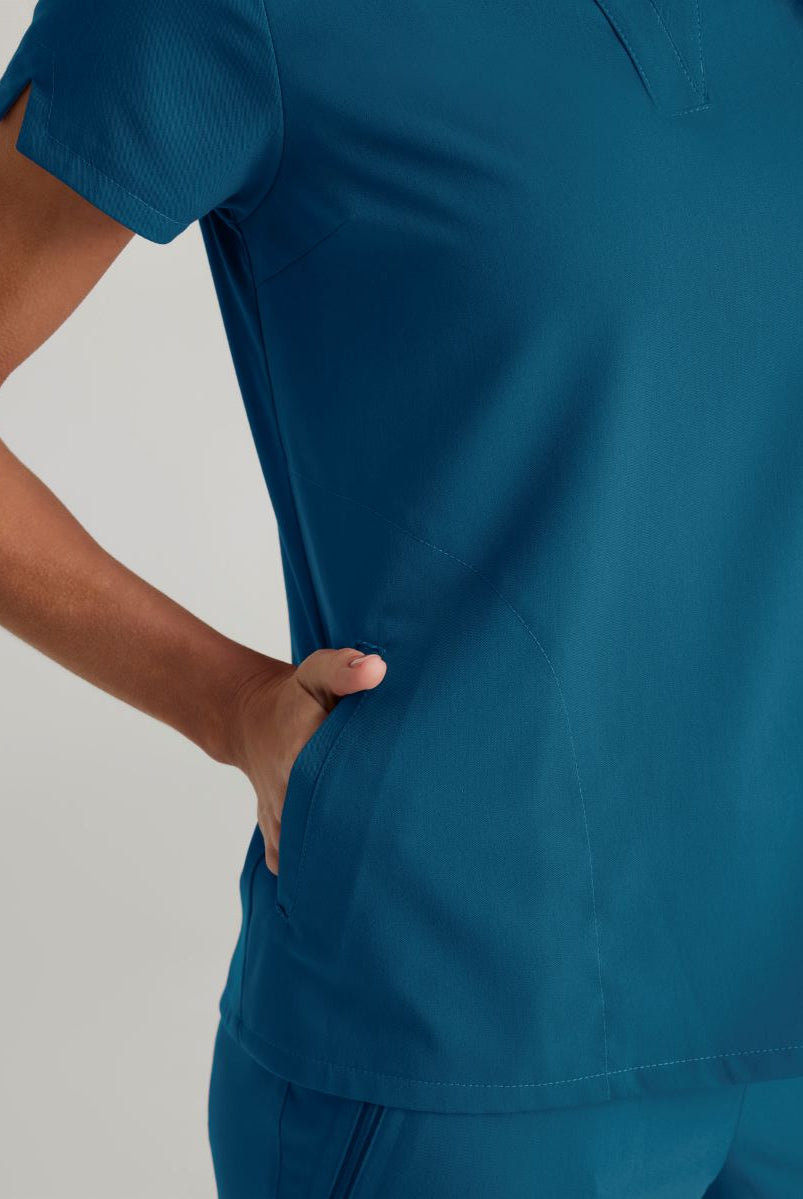 Grey's Anatomy Avery 2 Pocket Banded Collar Top | Bahama / Caribbean