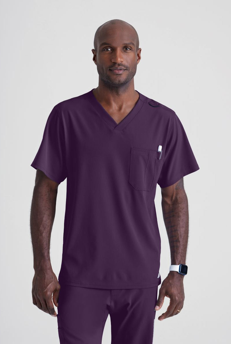 SKECHERS MALE STRUCTURE V-NECK TOP | Eggplant