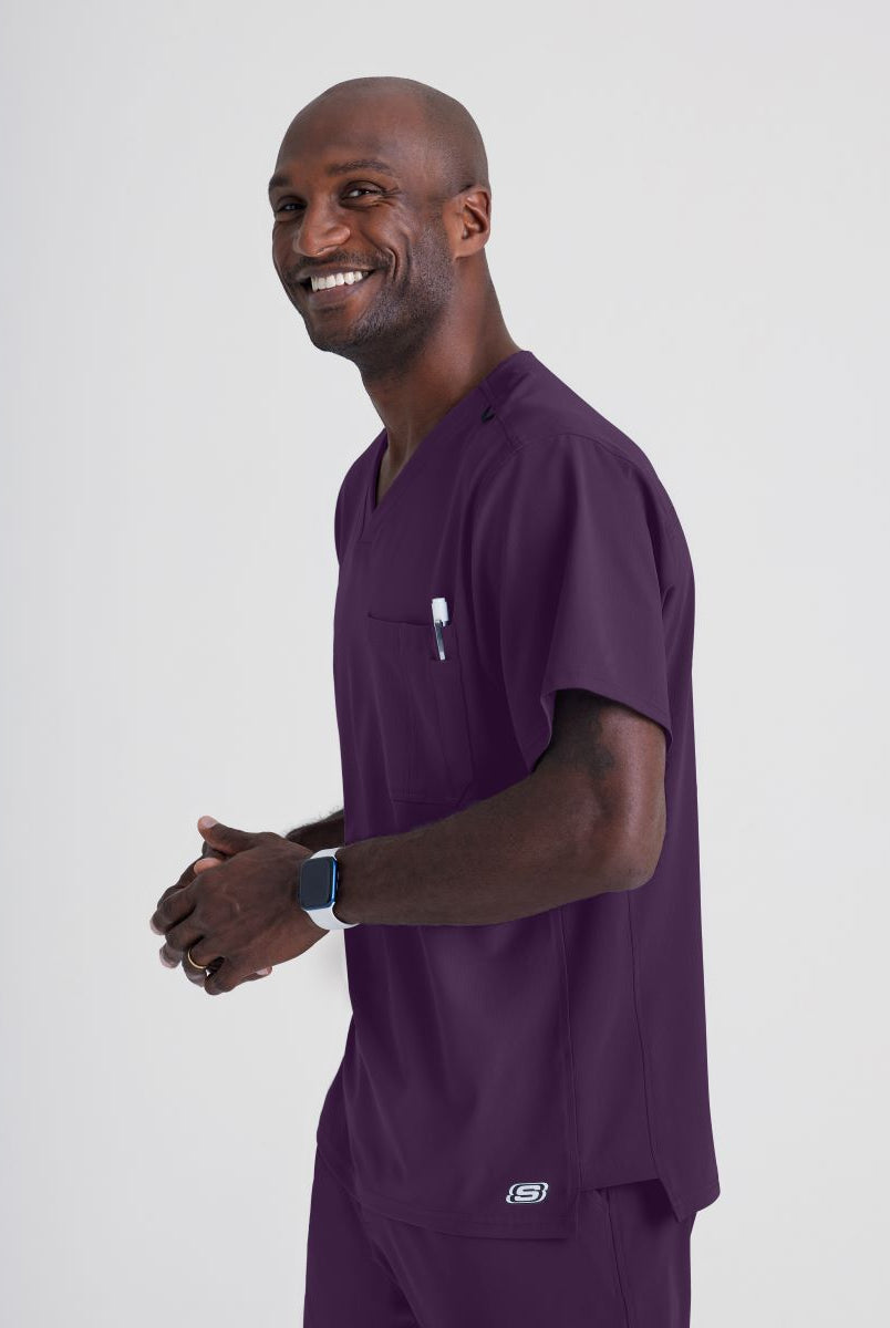 SKECHERS MALE STRUCTURE V-NECK TOP | Eggplant