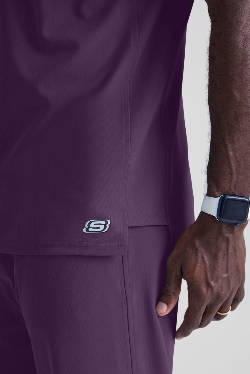 SKECHERS MALE STRUCTURE V-NECK TOP | Eggplant