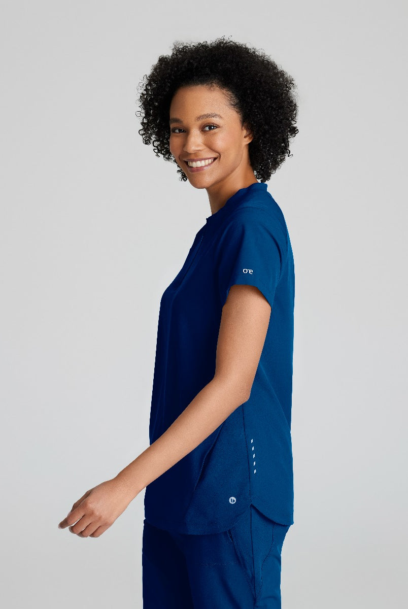 BARCO ONE FLUX FEMALE SCRUB TOP  | NAVY