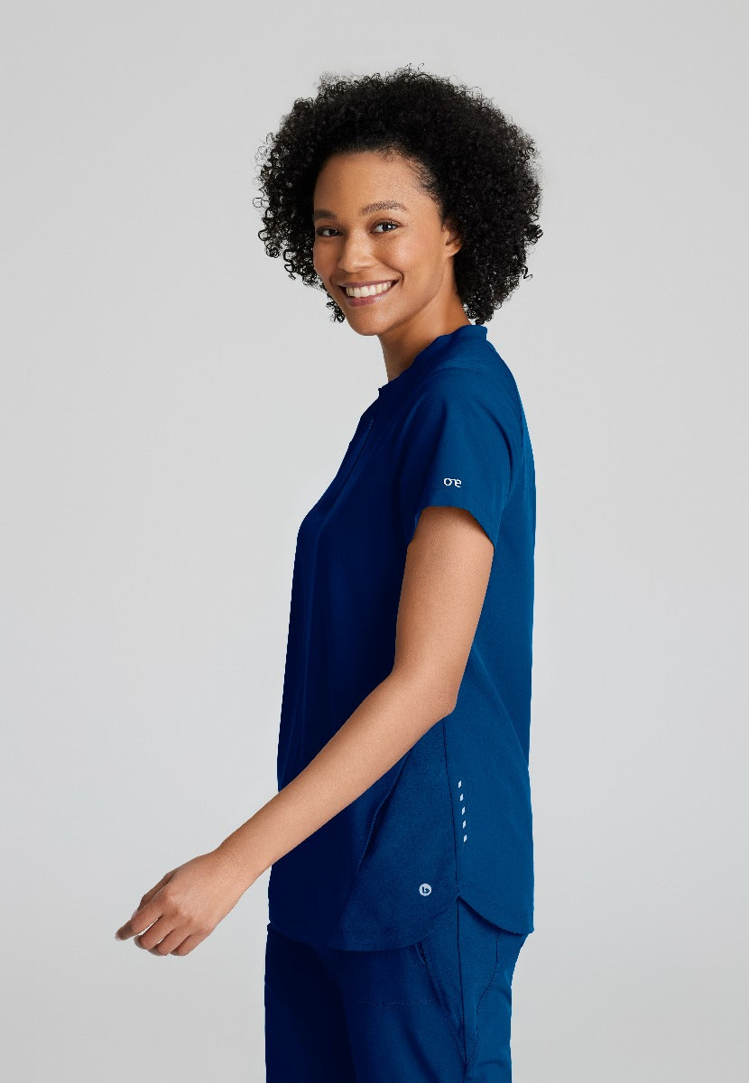 BARCO ONE FLUX FEMALE SCRUB TOP | NAVY