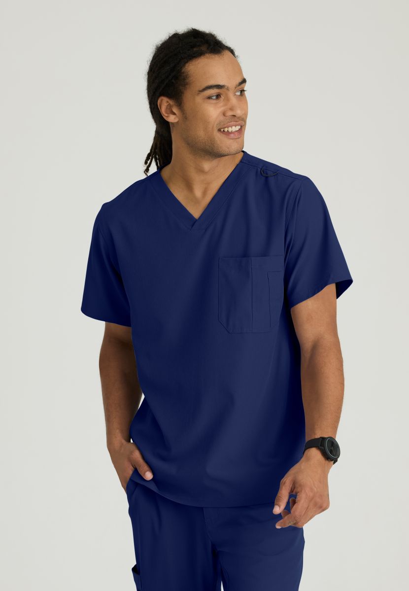SKECHERS MALE STRUCTURE V-NECK TOP | NAVY