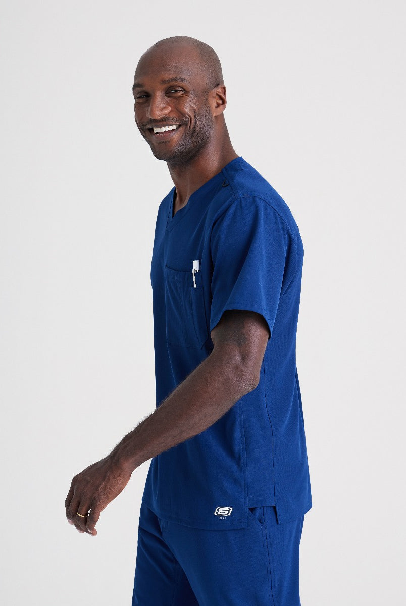 SKECHERS MALE STRUCTURE V-NECK TOP | NAVY