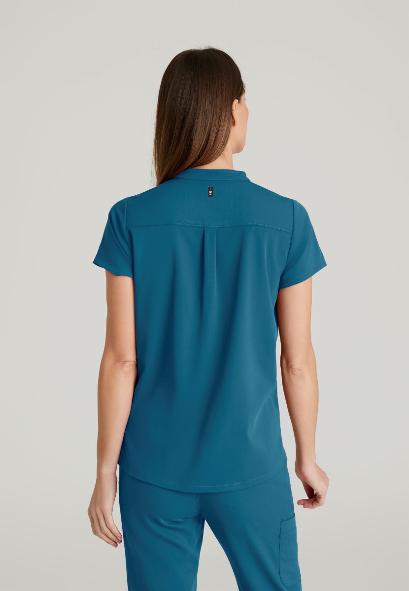 Grey's Anatomy Avery 2 Pocket Banded Collar Top | Bahama / Caribbean
