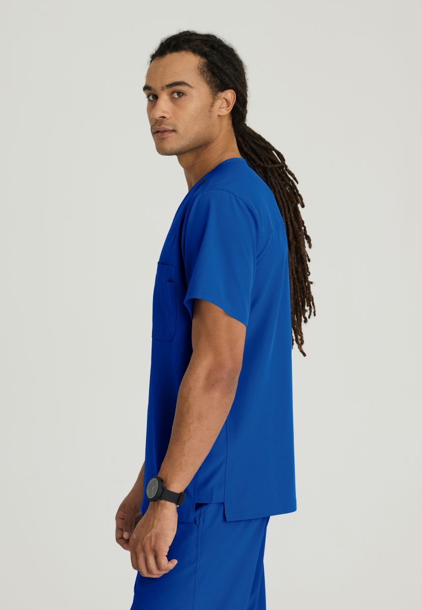 SKECHERS MALE STRUCTURE V-NECK TOP | New Royal