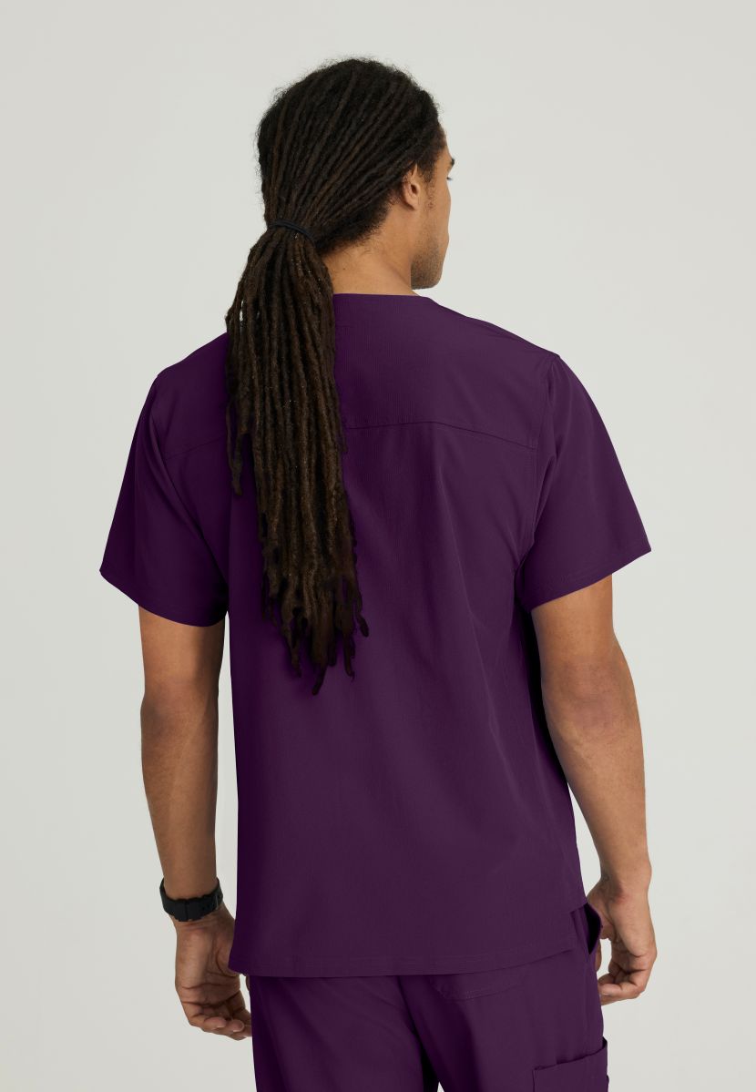 SKECHERS MALE STRUCTURE V-NECK TOP | Eggplant
