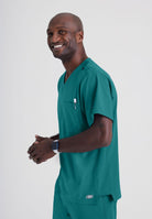SKECHERS MALE STRUCTURE V-NECK TOP | Teal