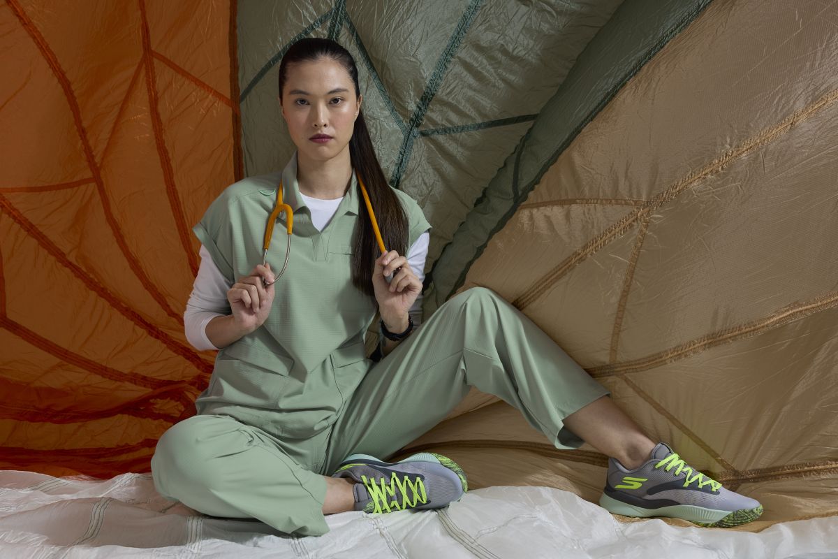 Skechers Charlie Women's 3 Pocket Shirt Collar Dolman Sleeve Top | Field Green