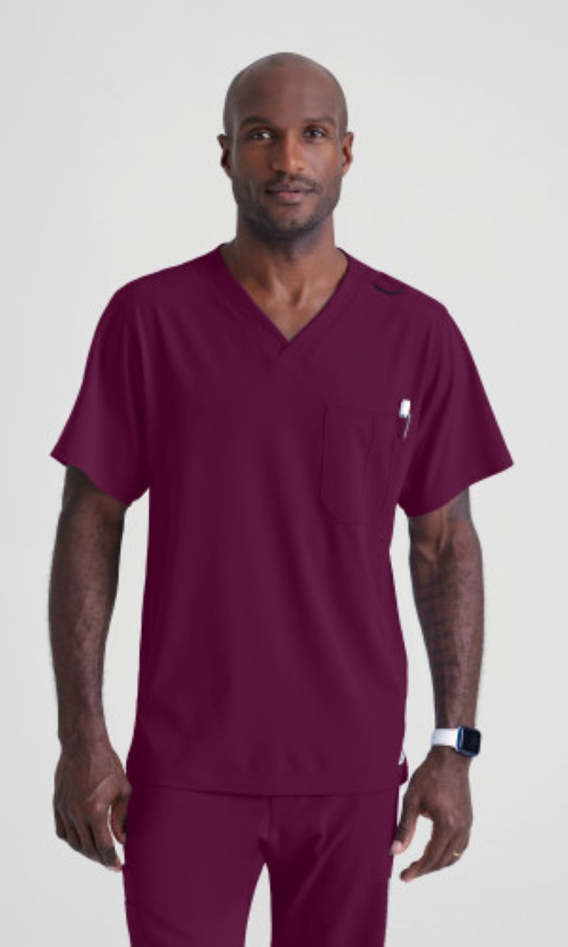 SKECHERS MALE STRUCTURE V-NECK TOP | Wine