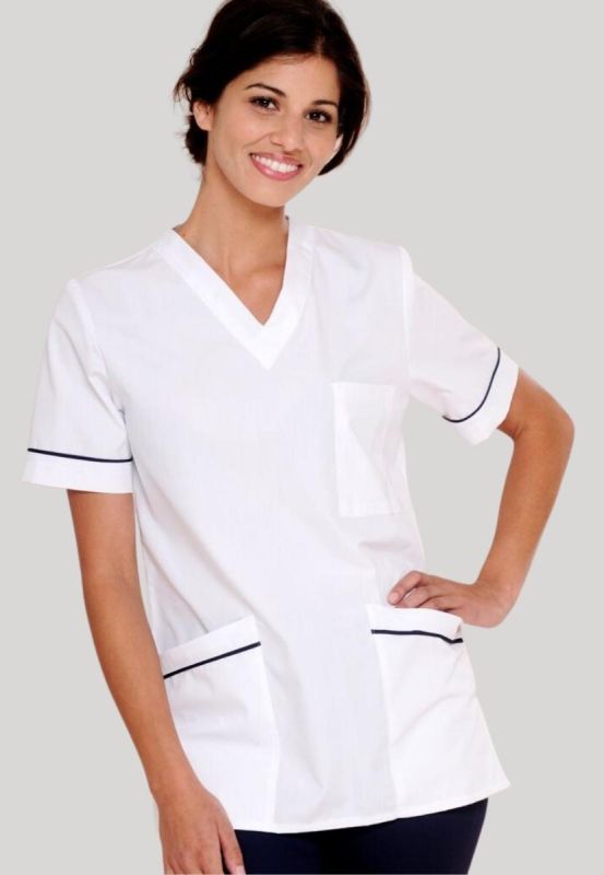 Nurse scrub top with front pockets